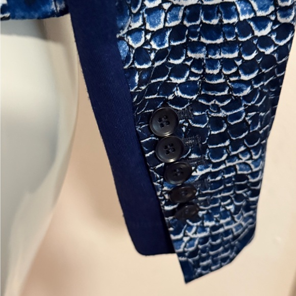 BCBGMaxAzria Blue Crocodile Textured Blazer - Picture 6 of 7